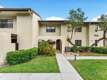 8566 Casa  Del Lago