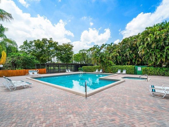 8566 Casa  Del Lago 47 F, Boca Raton FL 33433