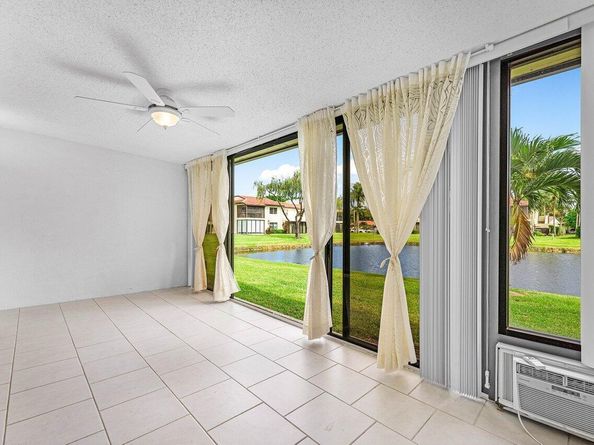 8566 Casa  Del Lago 47 F, Boca Raton FL 33433