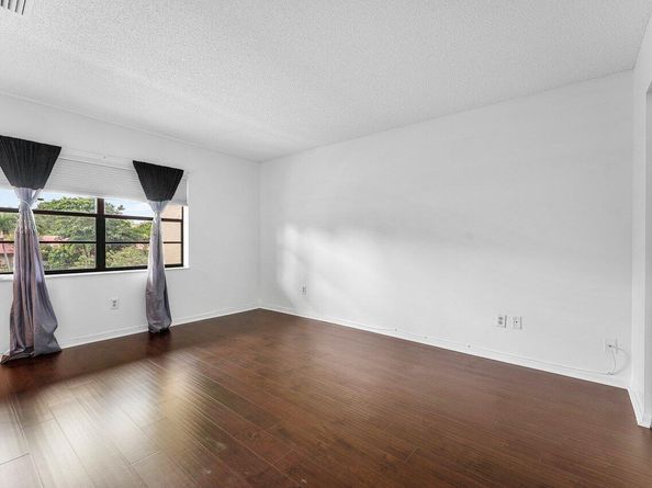 8566 Casa  Del Lago 47 F, Boca Raton FL 33433
