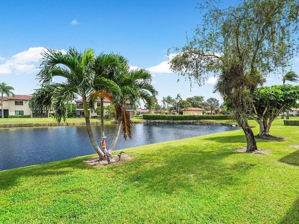 8566 Casa  Del Lago 47 F, Boca Raton FL 33433