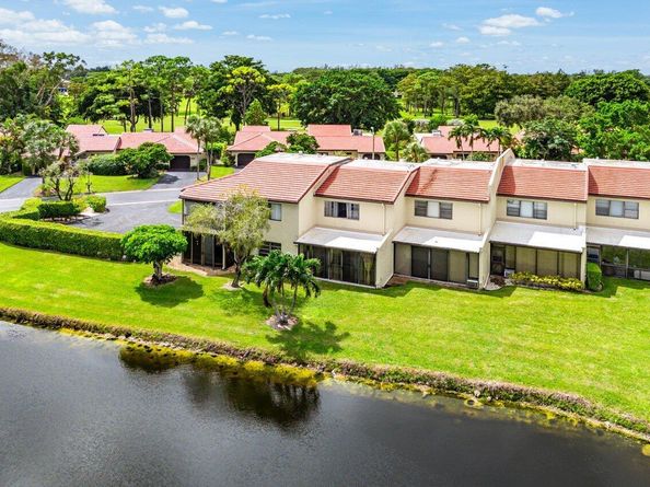 8566 Casa  Del Lago 47 F, Boca Raton FL 33433