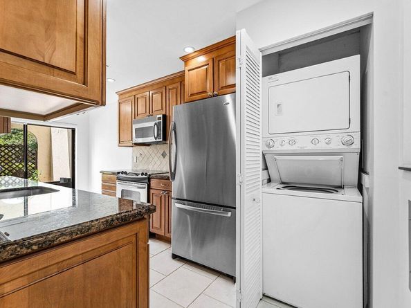 8566 Casa  Del Lago 47 F, Boca Raton FL 33433