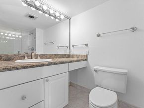 8566 Casa  Del Lago 47 F, Boca Raton FL 33433