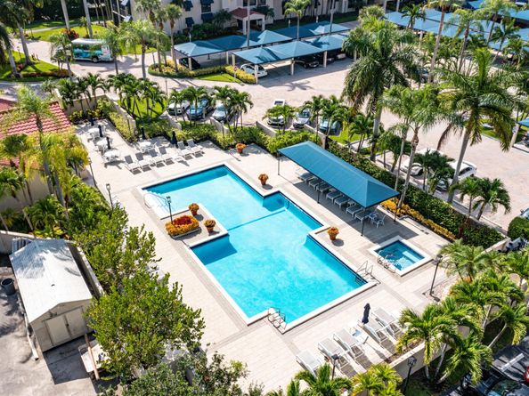 7572 Regency Lake Drive 401, Boca Raton FL 33433