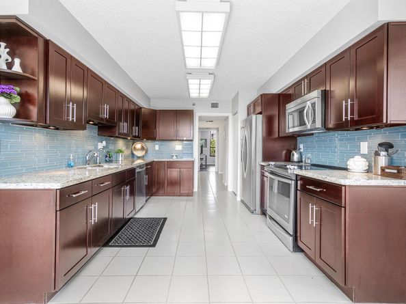 7572 Regency Lake Drive 401, Boca Raton FL 33433