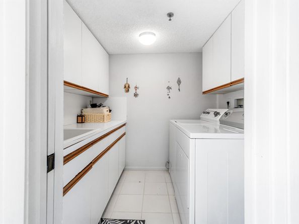 7572 Regency Lake Drive 401, Boca Raton FL 33433