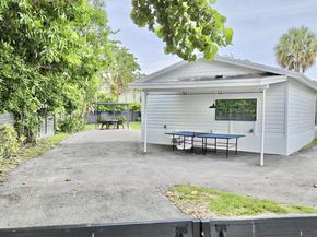 917 Market Street, West Palm Beach FL 33401