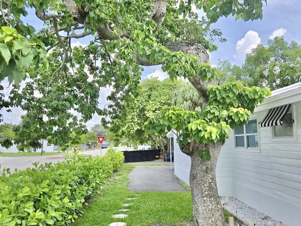 917 Market Street, West Palm Beach FL 33401