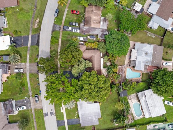 1428 E River Dr, Margate FL 33063