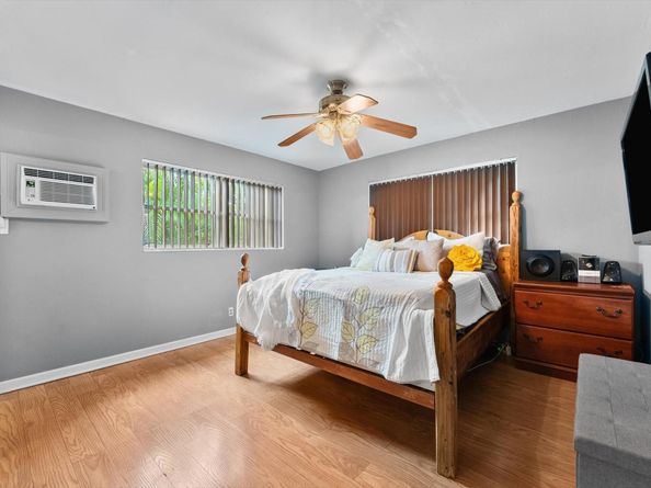 1428 E River Dr, Margate FL 33063