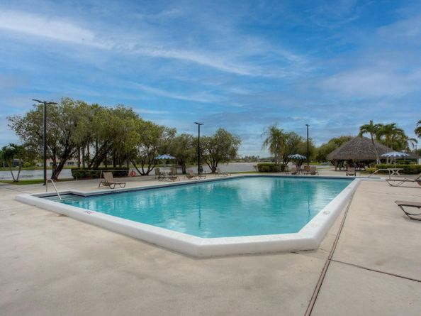 16686 Golfview Dr, Weston FL 33326
