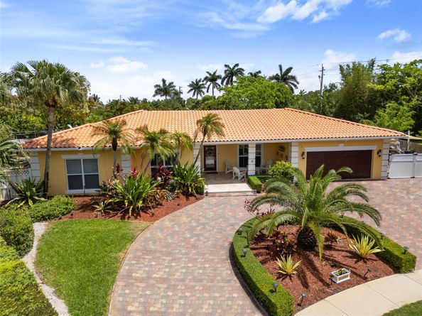 16686 Golfview Dr, Weston FL 33326