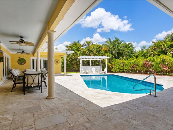 16686 Golfview Dr, Weston FL 33326