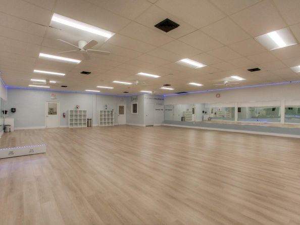 16686 Golfview Dr, Weston FL 33326