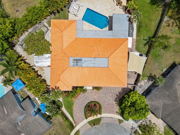 16686 Golfview Dr, Weston FL 33326