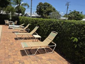 2400 NE 10th Street 104, Pompano Beach FL 33062