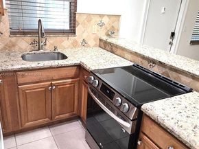 2400 NE 10th Street 104, Pompano Beach FL 33062