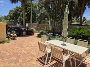 2400 NE 10th Street 104, Pompano Beach FL 33062
