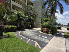 2400 NE 10th Street 104, Pompano Beach FL 33062