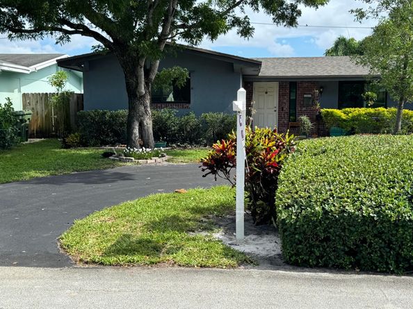 8780 NW 11th Street, Pembroke Pines FL 33024