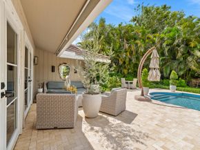 10 Bentwood Road, Palm Beach Gardens FL 33418
