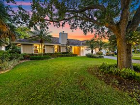 10 Bentwood Road, Palm Beach Gardens FL 33418