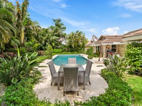 10 Bentwood Road, Palm Beach Gardens FL 33418