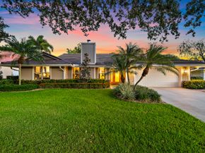 10 Bentwood Road, Palm Beach Gardens FL 33418