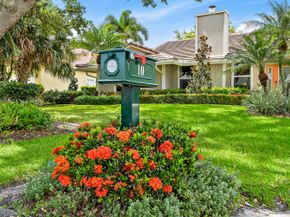 10 Bentwood Road, Palm Beach Gardens FL 33418