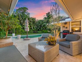 10 Bentwood Road, Palm Beach Gardens FL 33418