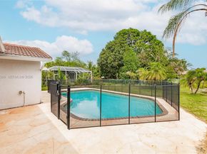827 NW 87th Avenue, Coral Springs FL 33071