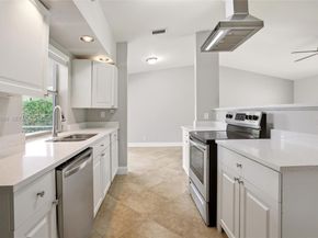 827 NW 87th Avenue, Coral Springs FL 33071