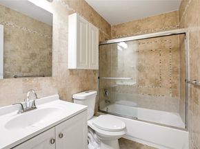 827 NW 87th Avenue, Coral Springs FL 33071