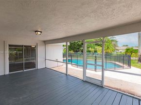 827 NW 87th Avenue, Coral Springs FL 33071