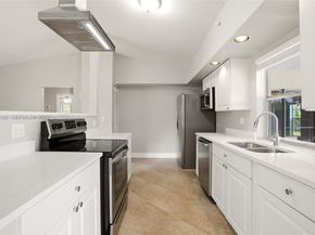 827 NW 87th Avenue, Coral Springs FL 33071