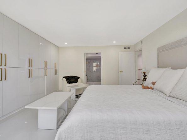 5440 N Ocean Drive 1002, Singer Island FL 33404