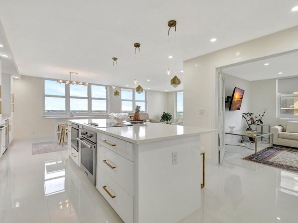 5440 N Ocean Drive 1002, Singer Island FL 33404