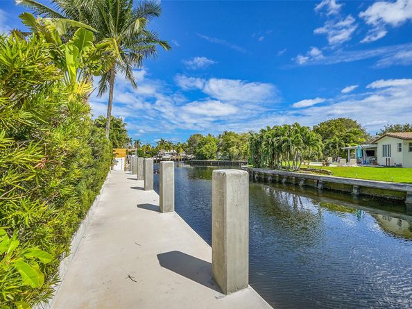 1080 SE 9th Ave, Pompano Beach FL 33060