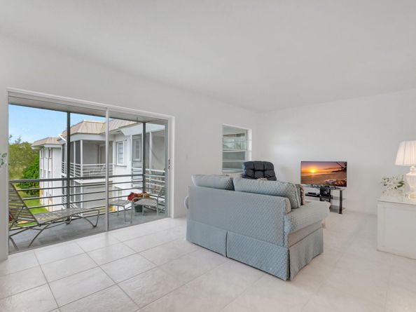 5501 NW 2nd Ave 302, Boca Raton FL 33487
