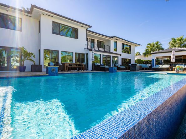 2817 NE 26th Ct, Fort Lauderdale FL 33306
