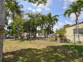 981 SW 32nd St, Fort Lauderdale FL 33315
