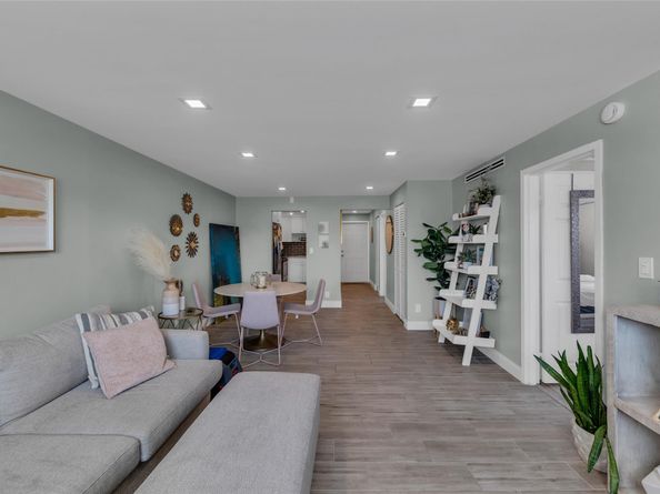 611 NE 14th Ave 306, Fort Lauderdale FL 33304
