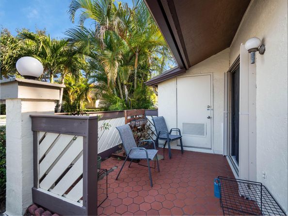 193 Mastic Tree Court, Royal Palm Beach FL 33411