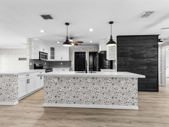 2300 SW 21st Way, Boynton Beach FL 33426