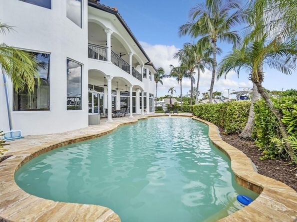 1261 NE 27th Way, Pompano Beach FL 33062