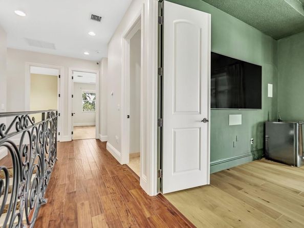 1261 NE 27th Way, Pompano Beach FL 33062
