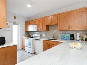 2731 NE 14th Street Cswy 1006, Pompano Beach FL 33062