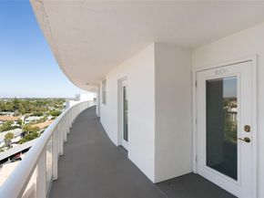 2731 NE 14th Street Cswy 1006, Pompano Beach FL 33062
