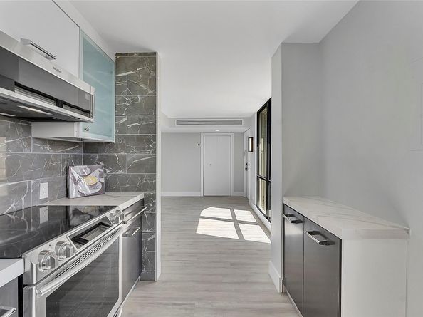 136 Lakeshore Dr 10, North Palm Beach FL 33408